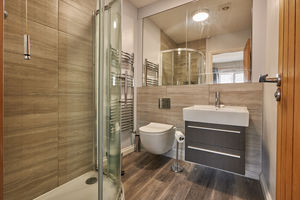 En Suite- click for photo gallery